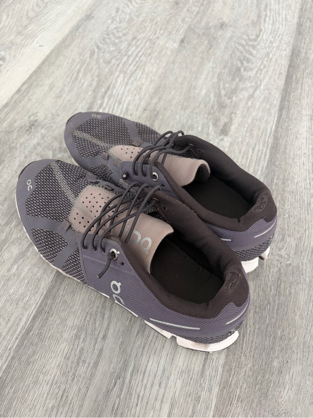 Women's Athletic Running Shoes in Dark Gray